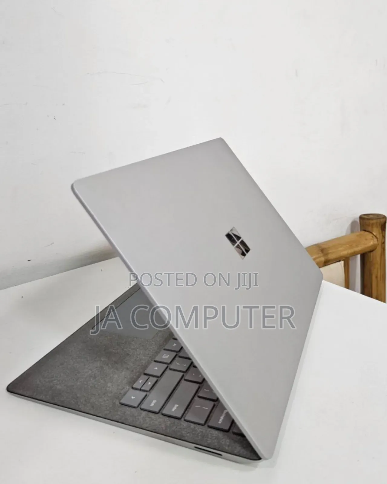 New Laptop Microsoft Surface Laptop 2 16GB Intel Core I5 SSD 256GB
