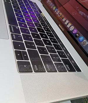 New Laptop Apple MacBook Pro 2019 16GB Intel Core I9 SSD 512GB