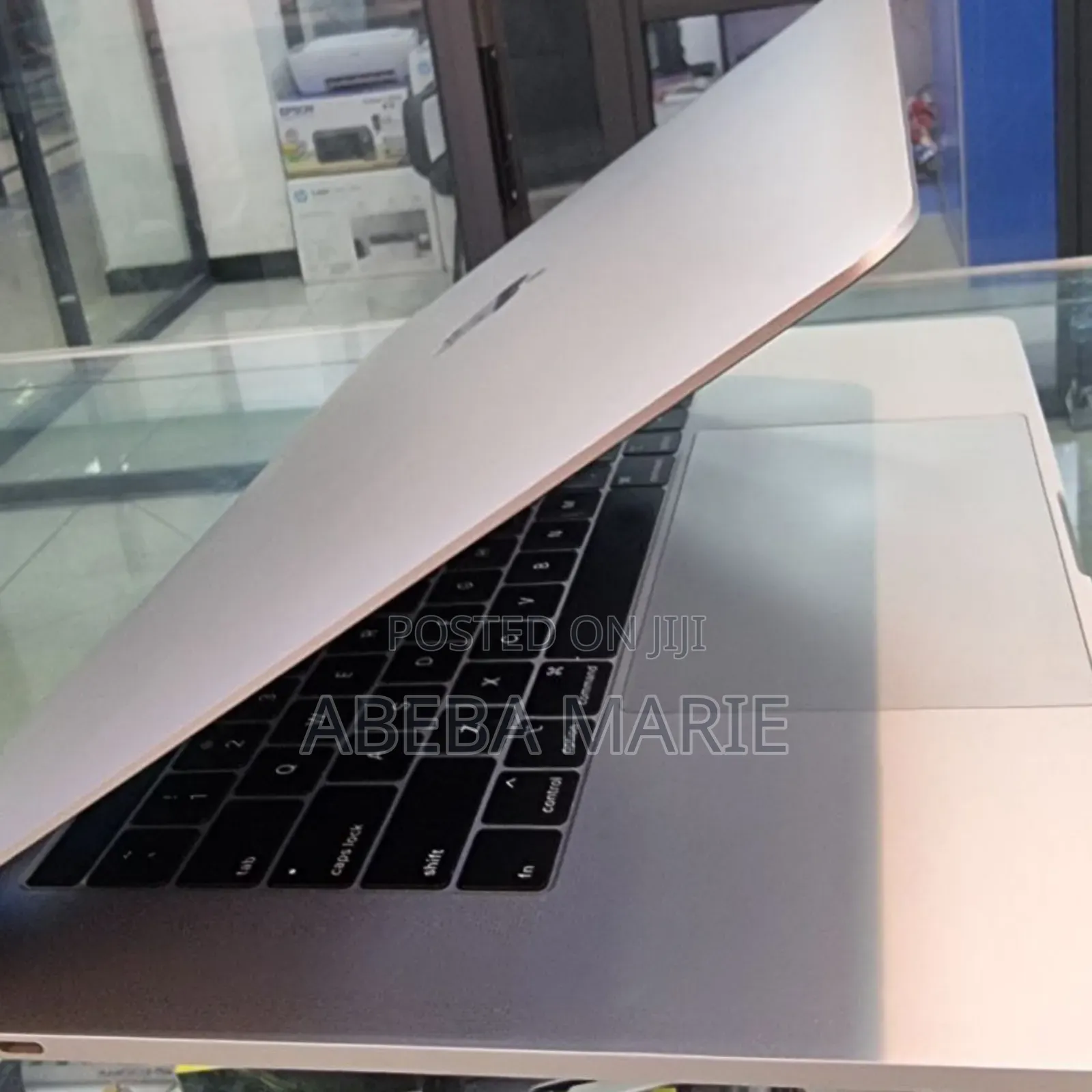 New Laptop Apple MacBook Pro 2019 16GB Intel Core I9 SSD 512GB