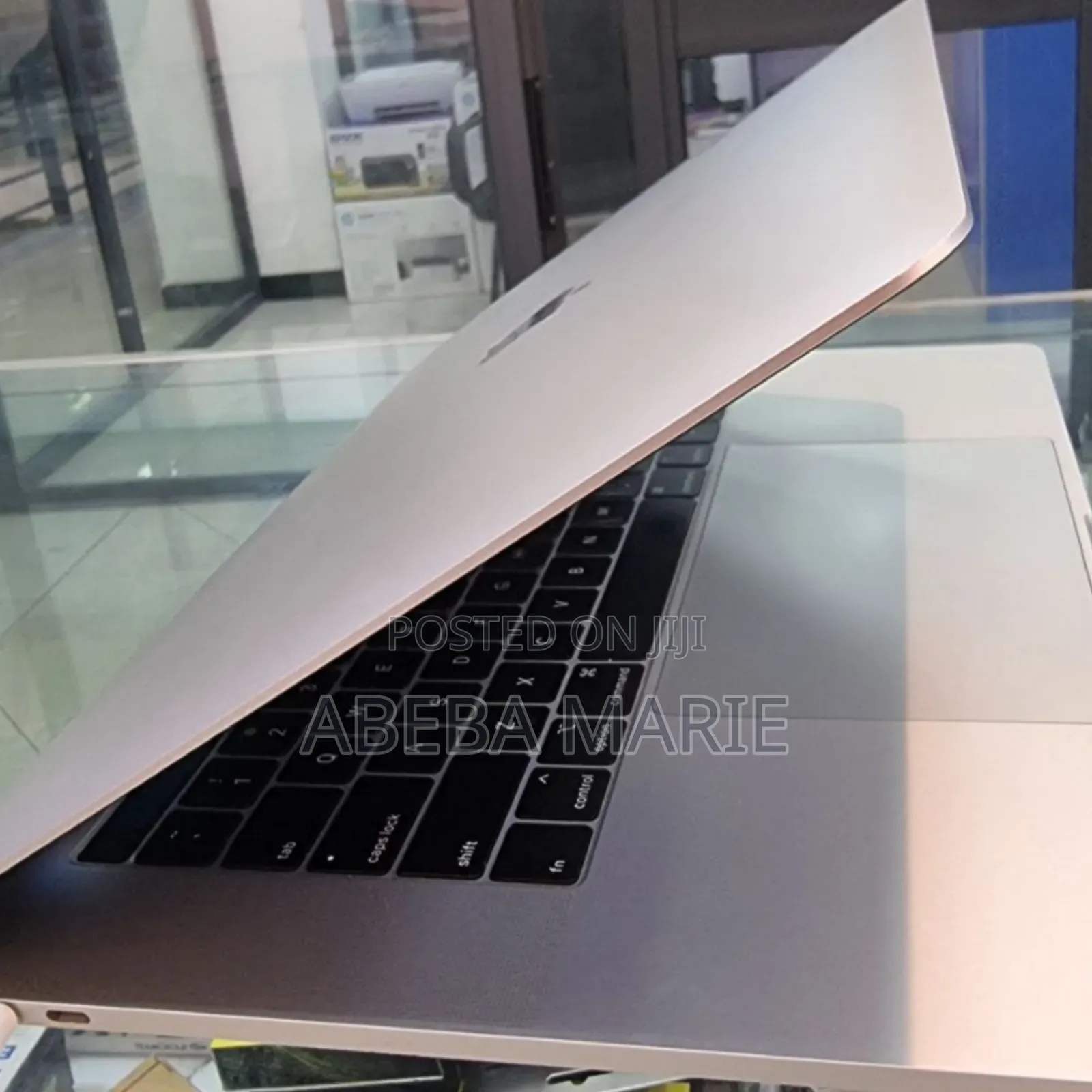 New Laptop Apple MacBook Pro 2019 16GB Intel Core I9 SSD 512GB