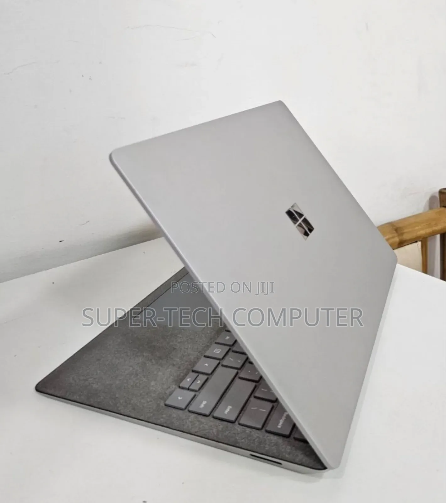 New Laptop Microsoft Surface Laptop 2 8GB Intel Core I5 SSD 256GB