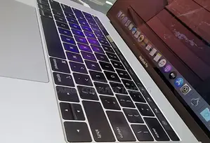 New Laptop Apple MacBook Pro 2019 16GB Intel Core i9 SSD 512GB