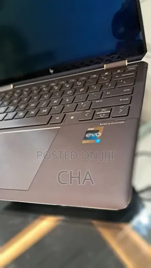 New Laptop HP Spectra 13 16GB Intel Core I7 SSD 512GB