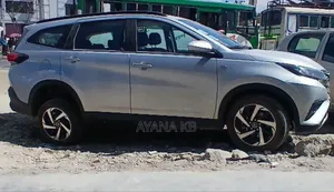 Photo - Toyota Rush 2023 Silver