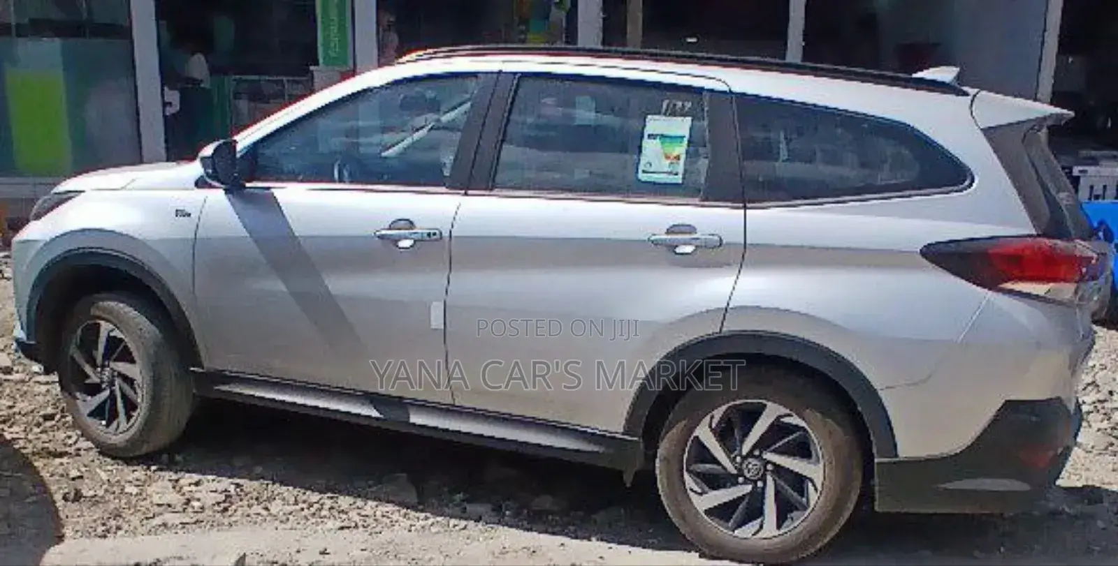 Toyota Rush 2023 Silver