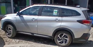 Toyota Rush 2023 Silver