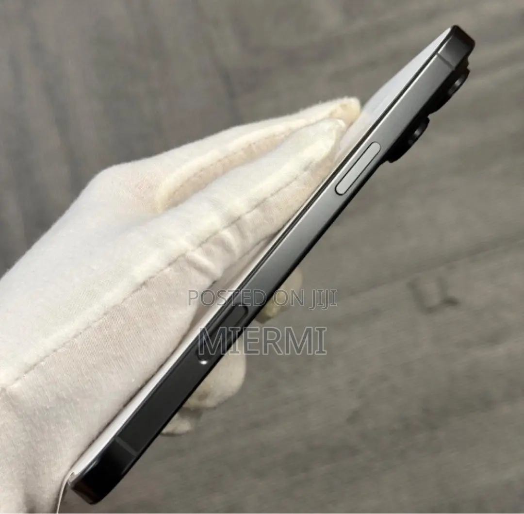 New Apple iPhone 16 Pro Max 256 GB Black