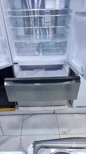 Nice Refrigerator 4-Door Side by Side Deliver