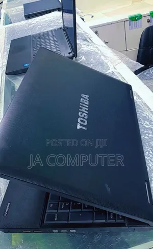 Laptop Toshiba Satellite C665 4GB Intel Core I5 HDD 750GB