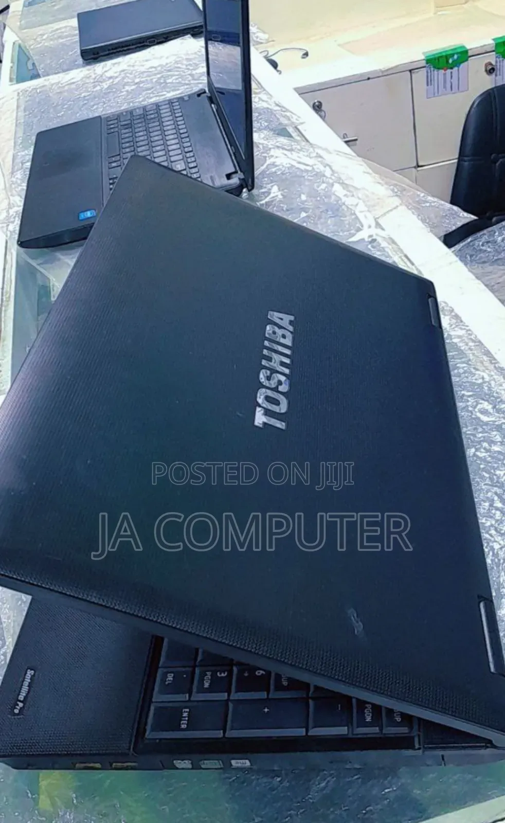 Laptop Toshiba Satellite C665 4GB Intel Core I5 HDD 750GB