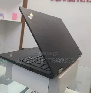 Photo - New Laptop Lenovo ThinkPad Yoga 16GB Intel Core I5 SSD 512GB