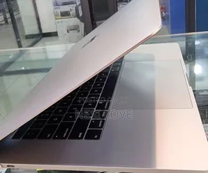 New Laptop Apple MacBook Pro 2019 16GB Intel Core I9 SSD 512GB