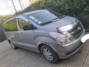 Photo - Hyundai Starex 2011 Silver