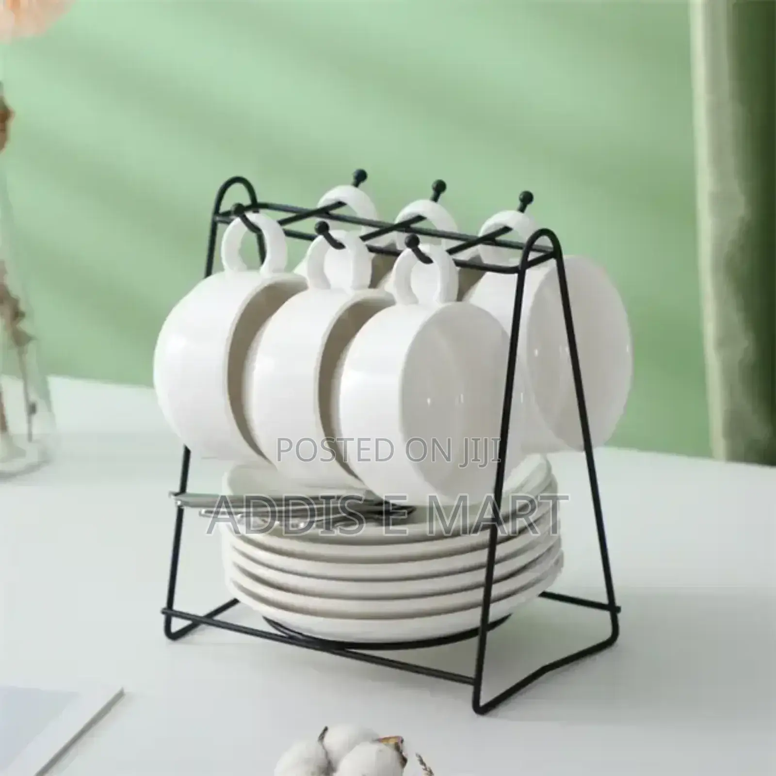 የቡና ሲኒዎች ከነ ማስቀመጫቸዉ