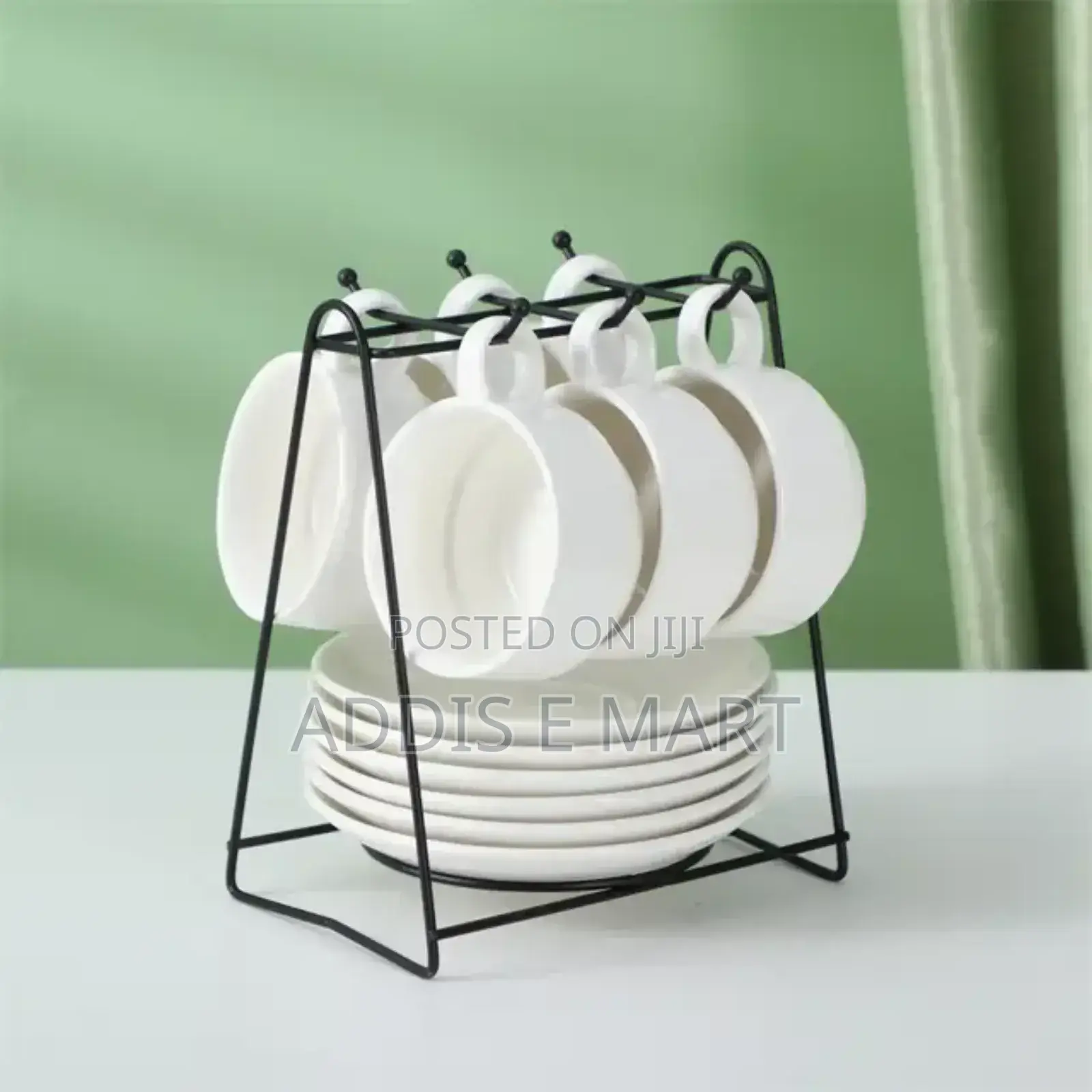 የቡና ሲኒዎች ከነ ማስቀመጫቸዉ