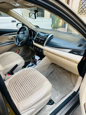 Toyota Corolla 2015 Brown