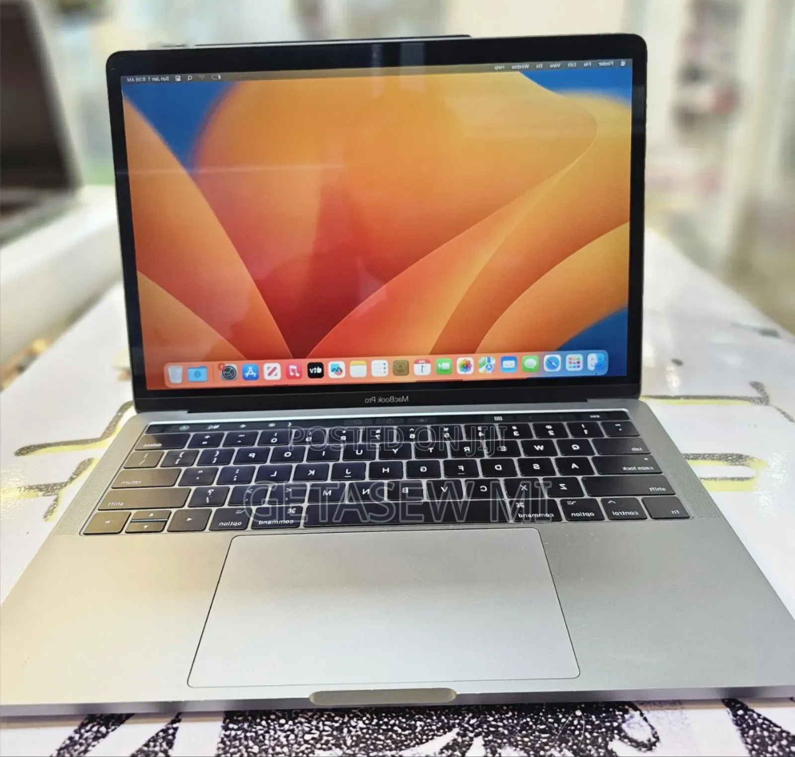 New Laptop Apple MacBook Pro 2017 16GB Intel Core I7 SSD 512GB