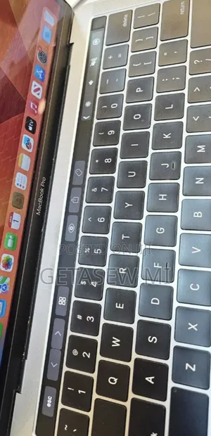 New Laptop Apple MacBook Pro 2017 16GB Intel Core I7 SSD 512GB