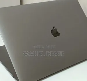 New Laptop Apple MacBook Pro 2017 16GB Intel Core I7 SSD 512GB