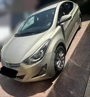 Photo - Hyundai Elantra 2015 Gold