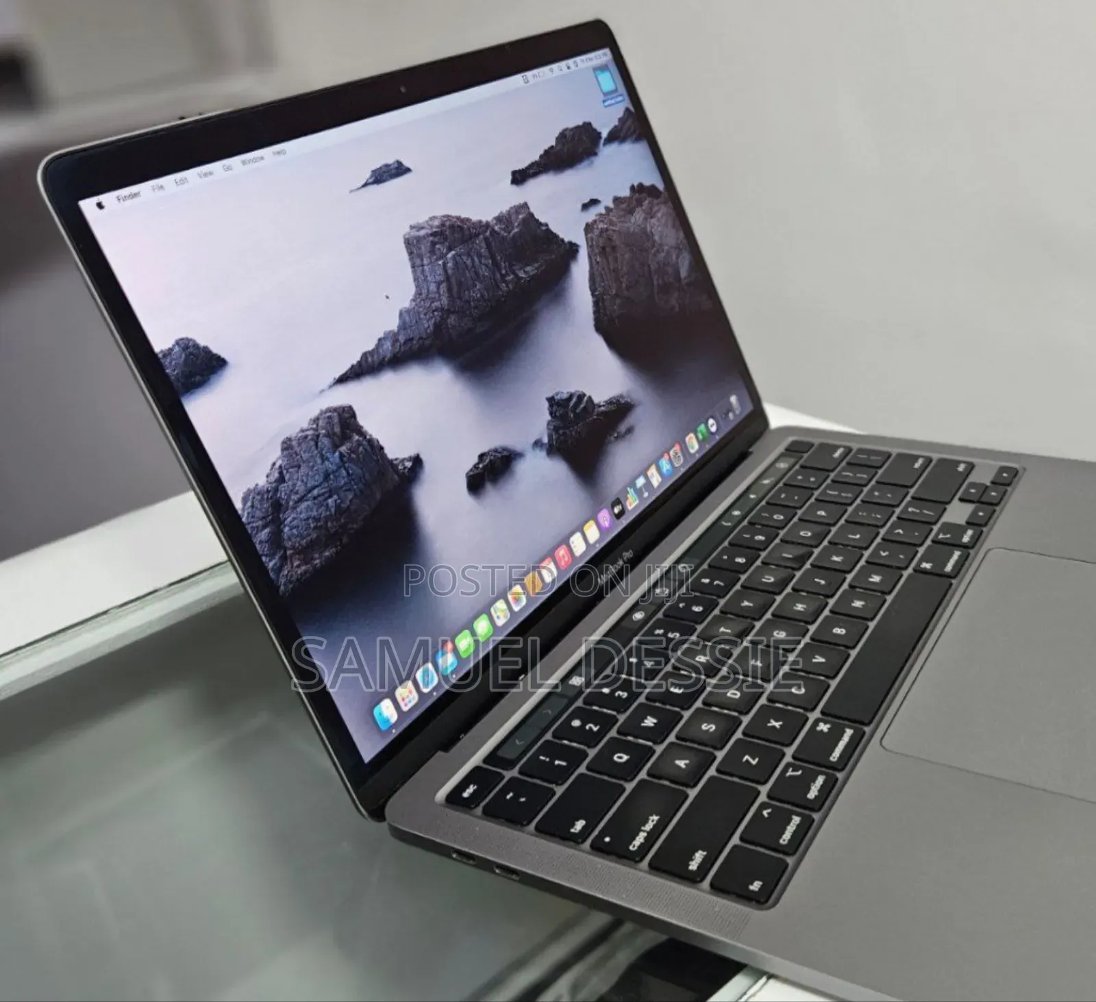 New Laptop Apple MacBook Pro 2019 8GB Intel Core I5 SSD 256GB