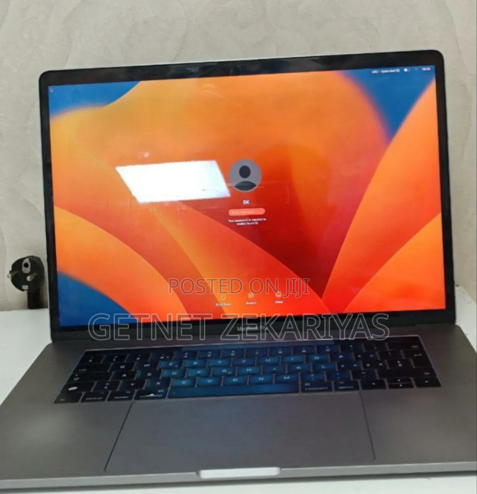 New Laptop Apple MacBook Pro 2017 16GB Intel Core i7 SSD 512GB