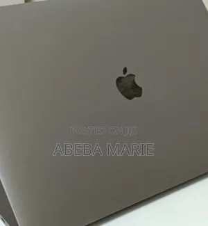 New Laptop Apple MacBook Pro 2017 16GB Intel Core I7 SSD 512GB