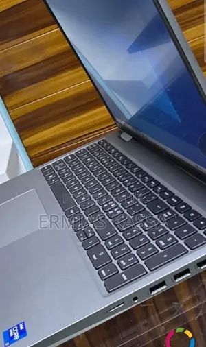 New Laptop Dell Precision 5570 32GB Intel Core I7 SSD 512GB