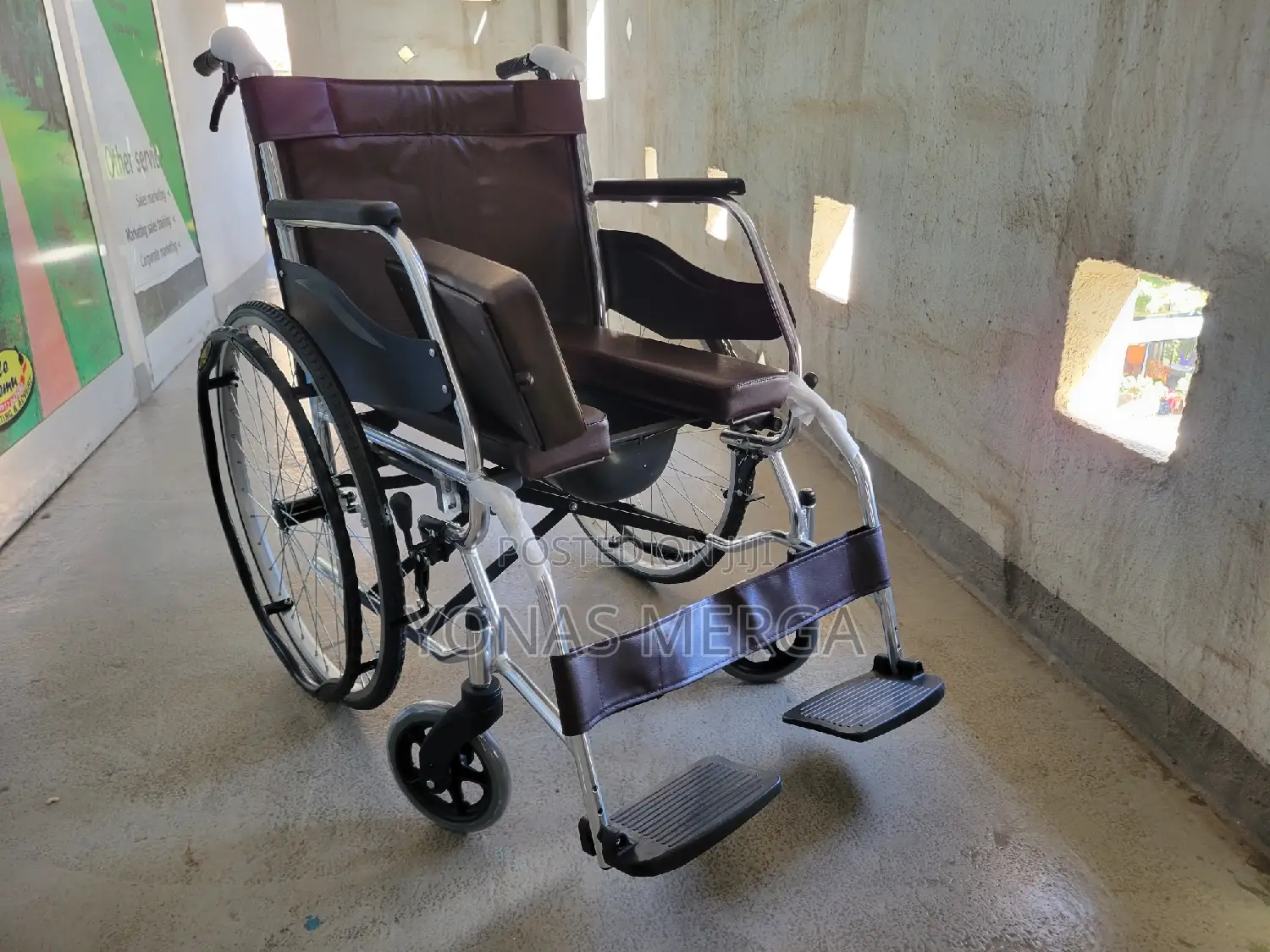 Toilet_wheelchair实wheelchair歺self-Propelled Type,Nopunk Tire