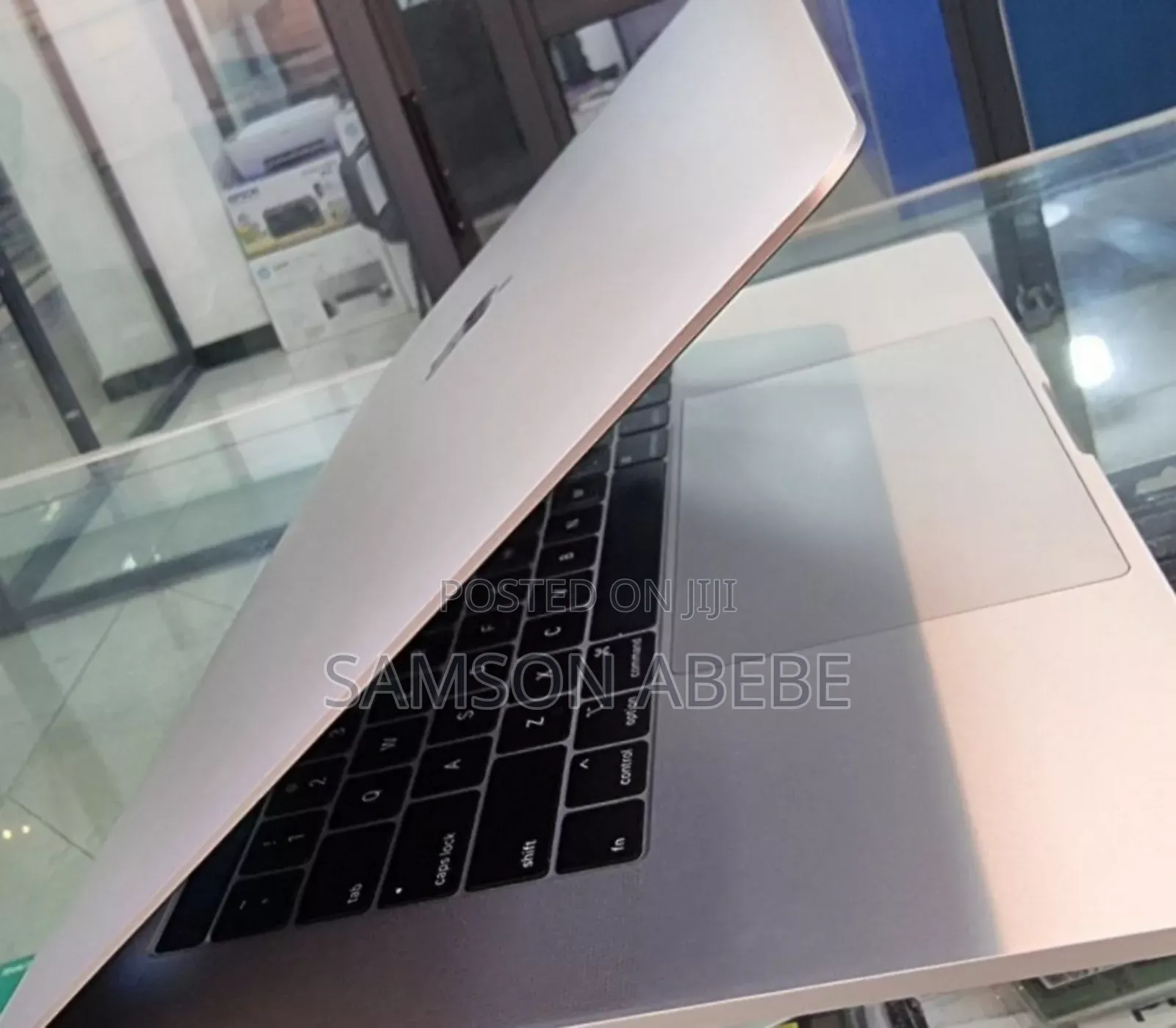 New Laptop Apple MacBook Pro 2019 16GB Intel Core I9 SSD 512GB