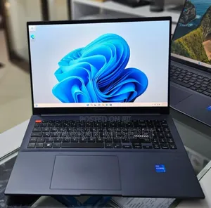 New Laptop Asus Vivobook 16 16GB Intel Core I7 SSD 512GB