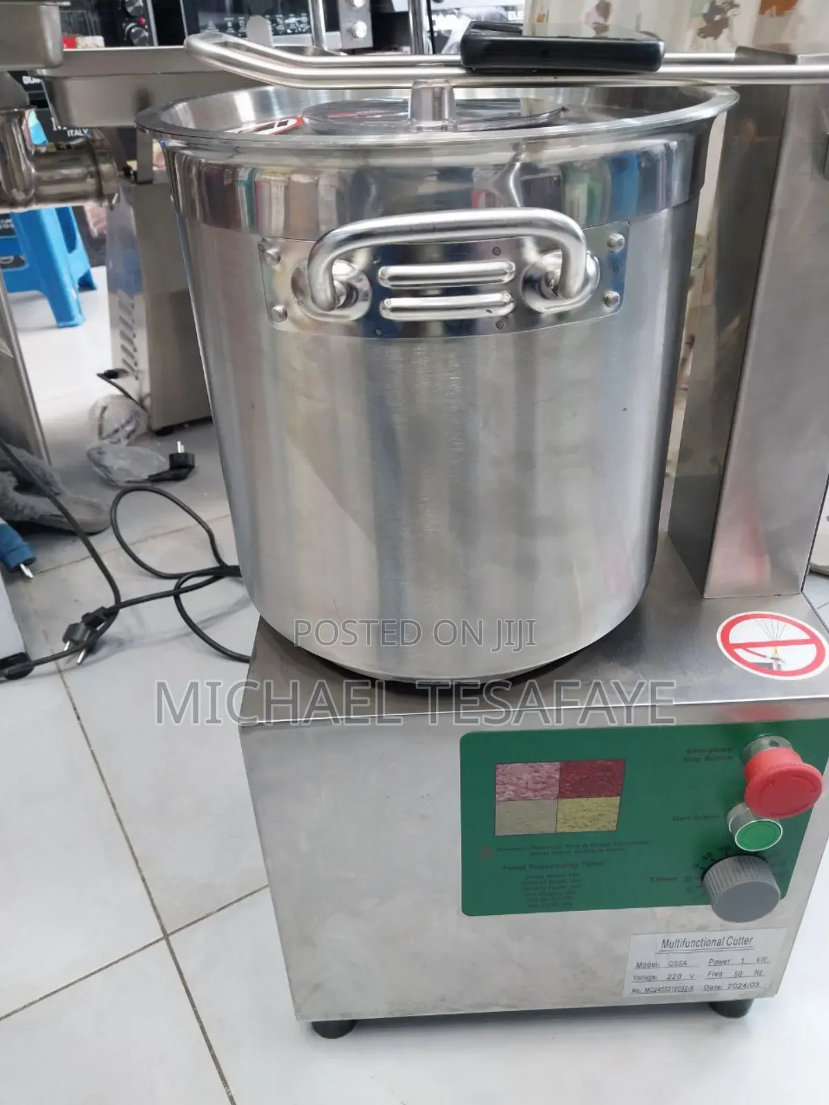 በርበሬ መደለዣ እና ሽንኩርት መፍጫ ማሽን ከነዚኽም በተጨማሪ ለዘርፈ ብዙ አገልግሎቶች የሚውል