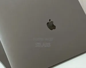 New Laptop Apple MacBook Pro 2017 16GB Intel Core I7 SSD 512GB