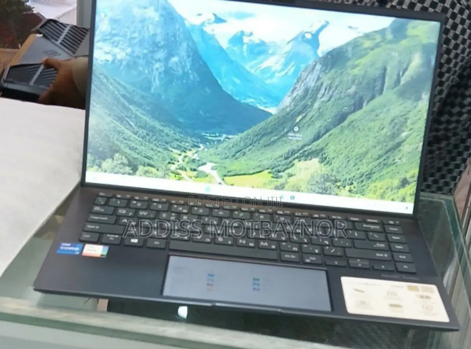 New Laptop Asus ZenBook UX510UW 16GB Intel Core I7 SSD 512GB