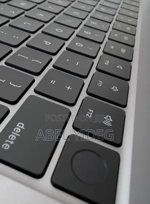 New Laptop Apple MacBook Air 2022 M2 8GB Apple M2 SSD 256GB