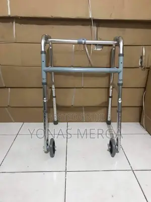 Photo - Walker
**Comfortable Handle爾walker蛋extruded Aluminum Frame