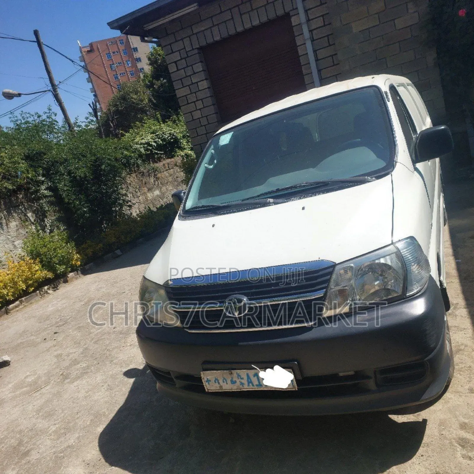 Toyota HiAce 2010 White