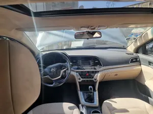 Photo - Hyundai Elantra 2017 Gray