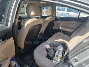 Hyundai Elantra 2017 Gray
