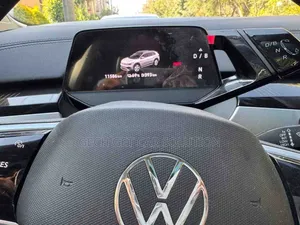 Photo - Volkswagen ID.6 2023 Blue