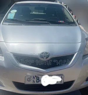 Toyota Yaris 2010 Silver