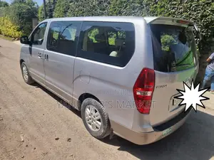 Hyundai H1 2021 Gray