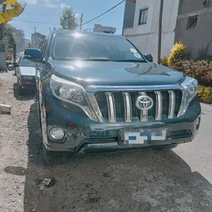 Toyota Land Cruiser Prado 2015 Gray