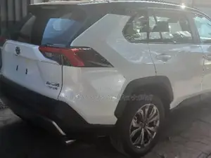 New Toyota RAV4 2024 White