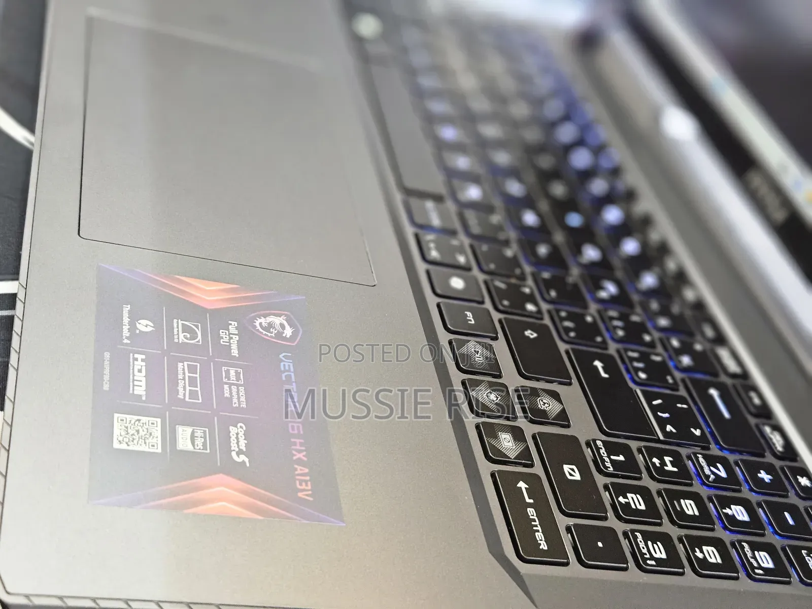 New Laptop MSI Vector GP68 HX 13V 32GB Intel Core I9 SSD 1T