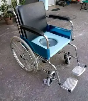 Commode Wheelchair插wheelchair for Hygienic Drive Purposes