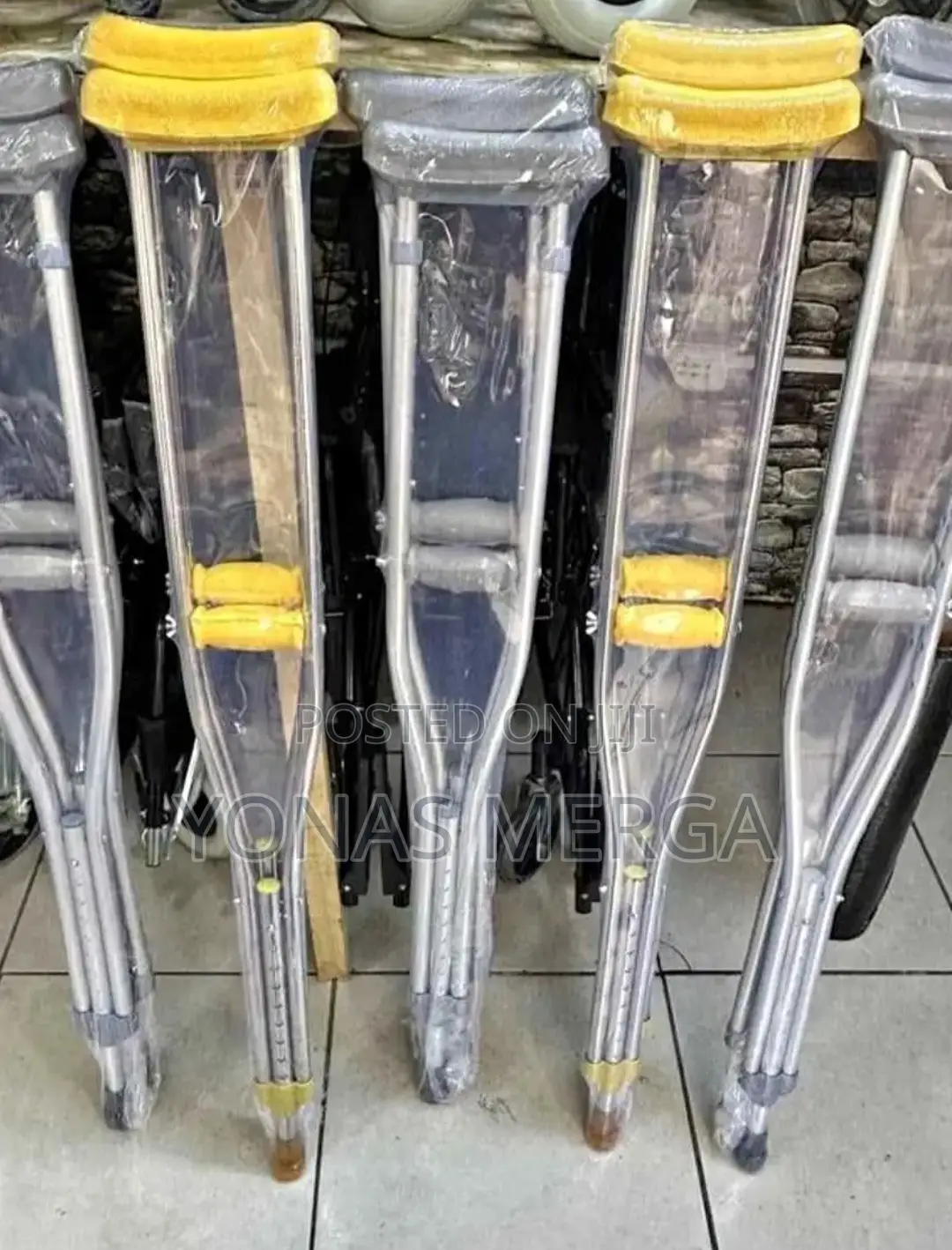 Auxiliary Crutches魂easy Wing Nut Adjustments for Hand Grips