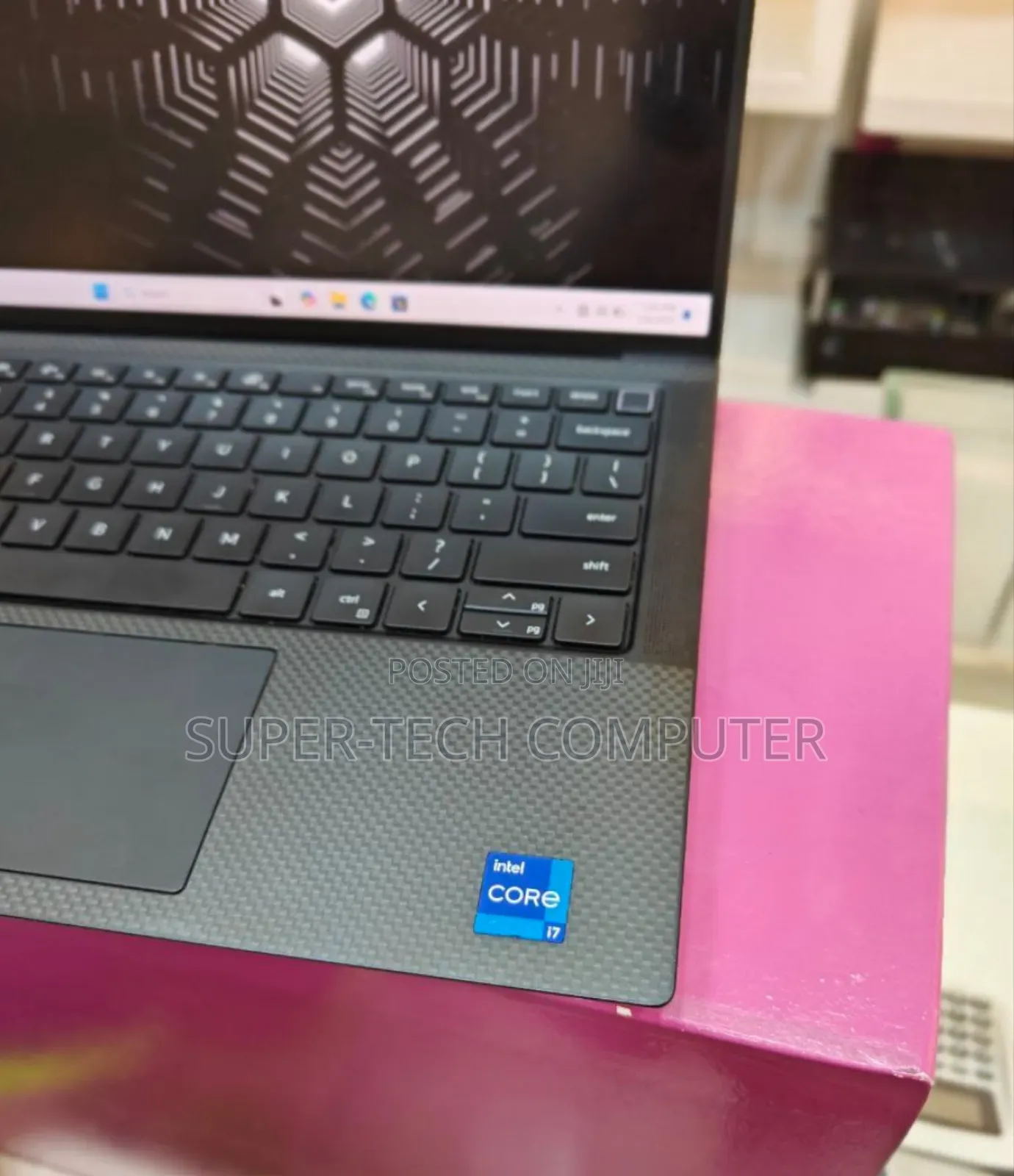 New Laptop Dell Precision 15 7550 32GB Intel Core I7 SSD 512GB