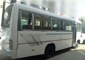 Tata Starbus Ultra Skool 2012 White