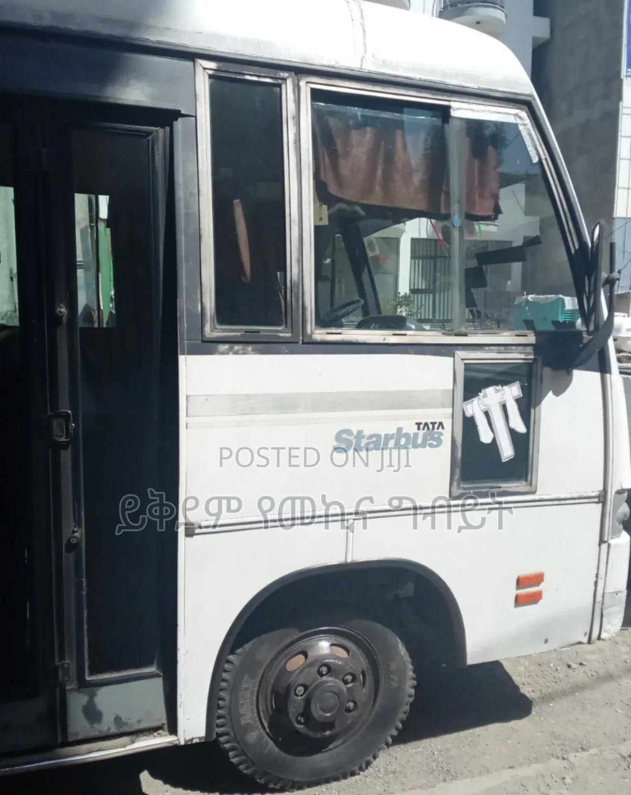 Tata Starbus Ultra Skool 2012 White